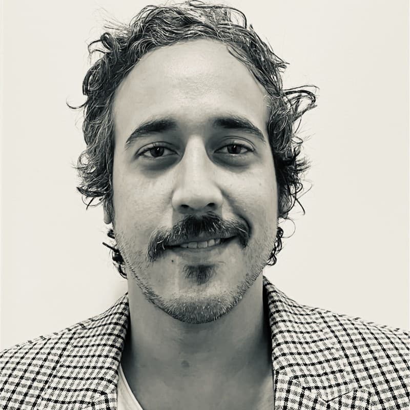 Warren Velázquez